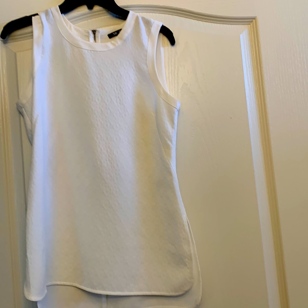 Pretty White On White Patterned Long Sleeveless T… - image 1